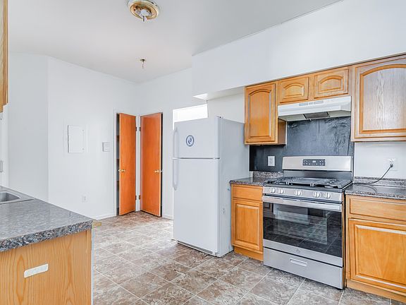 3rd image of 192 Clinton Ave APT 3H