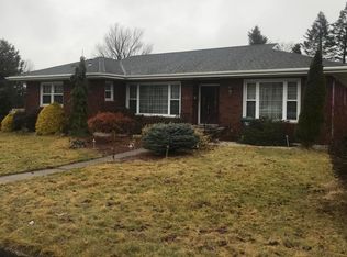 1035 E Chestnut St, Hazleton, PA 18201