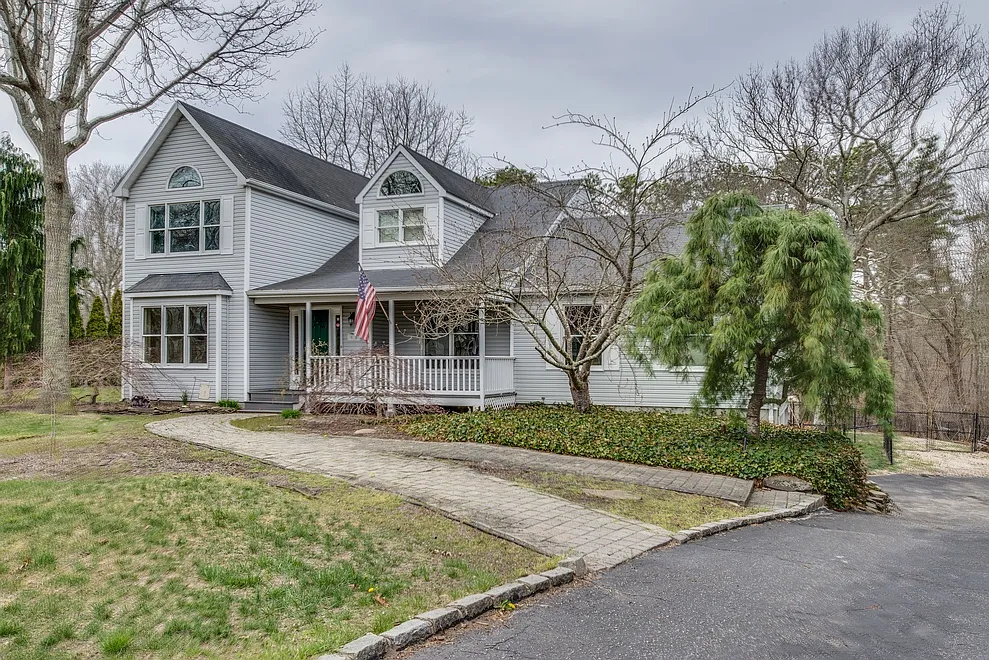 90 Drew Ln photo 1