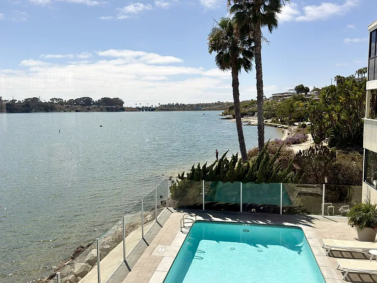 4513 Cove Dr #12 — Photo 12