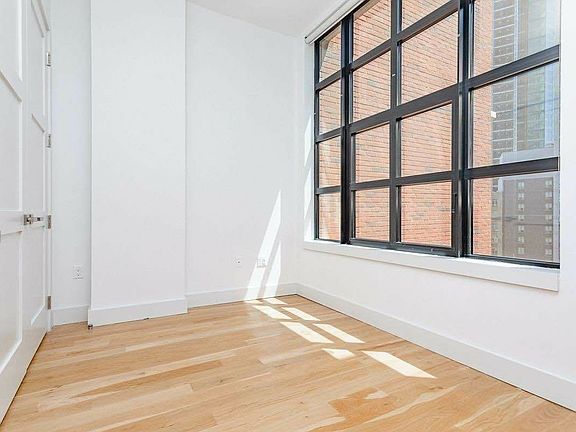 4th image of 41-21 28th St #3QQ