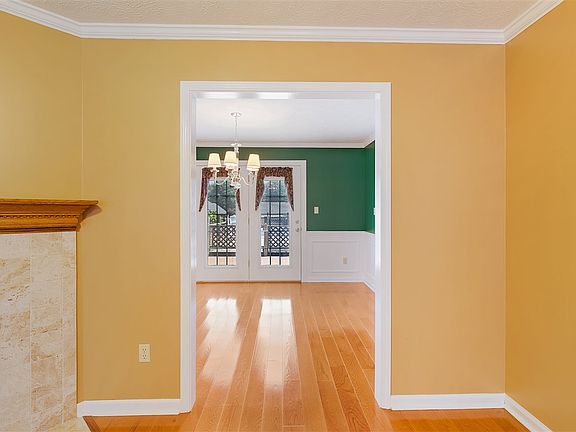 4th image of 76 Willow Branch Dr