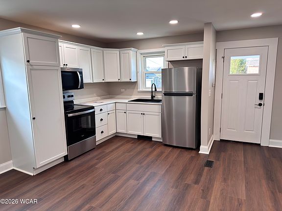 2nd image of 206 E Benton St