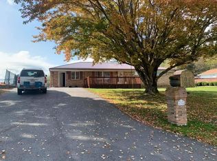 138 Mapleview St, Pounding Mill, VA 24637