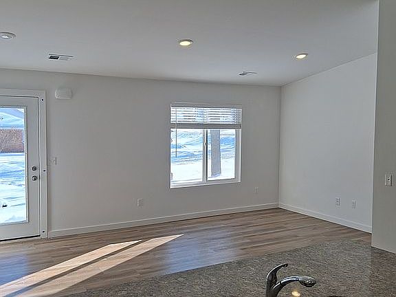 4th image of 6112 Andersonville Rd