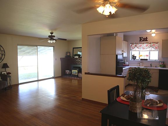 4th image of 1301 Henderson Way