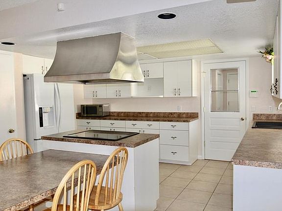 5th image of 4403 Willowbrook Cir