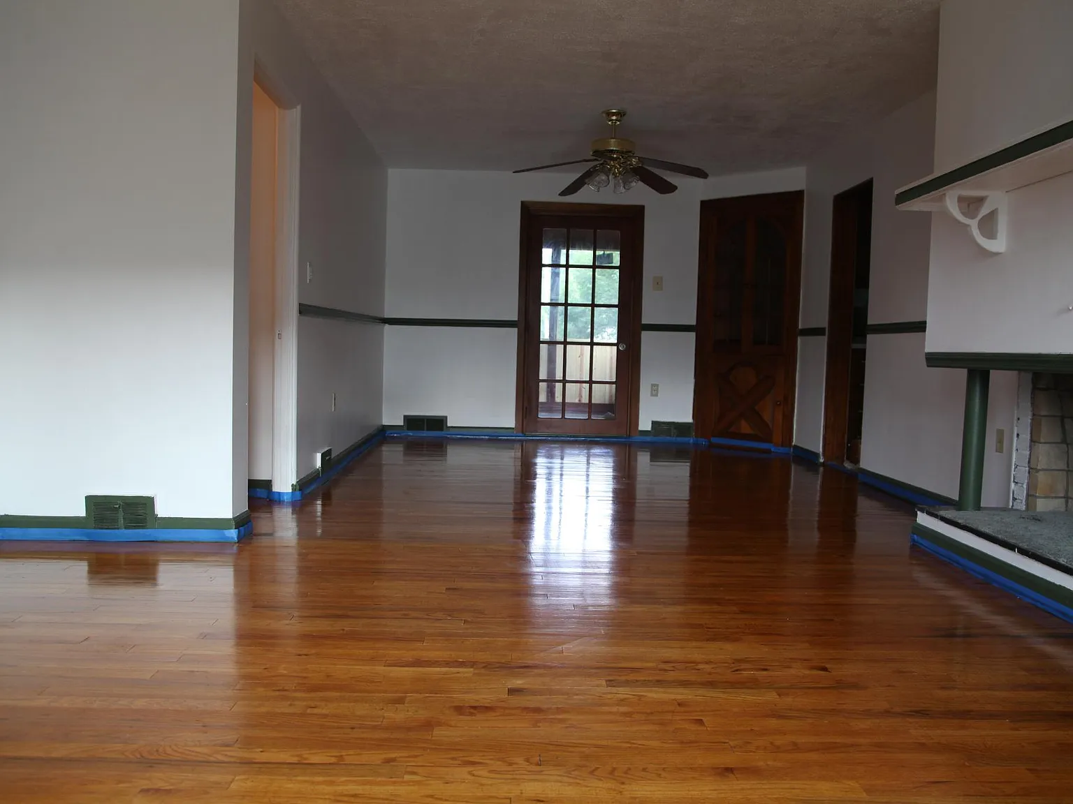 4 bed, 2280 sqft, $2,245 — Photo 2