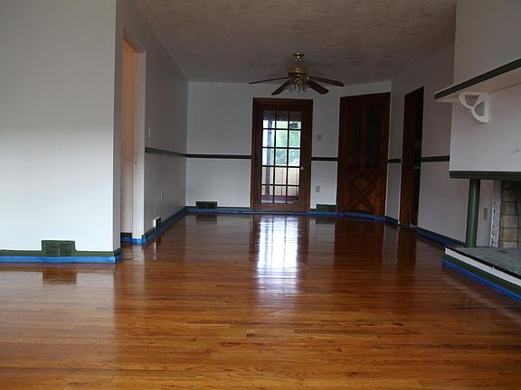 2nd image of 214 Orchard Park Dr