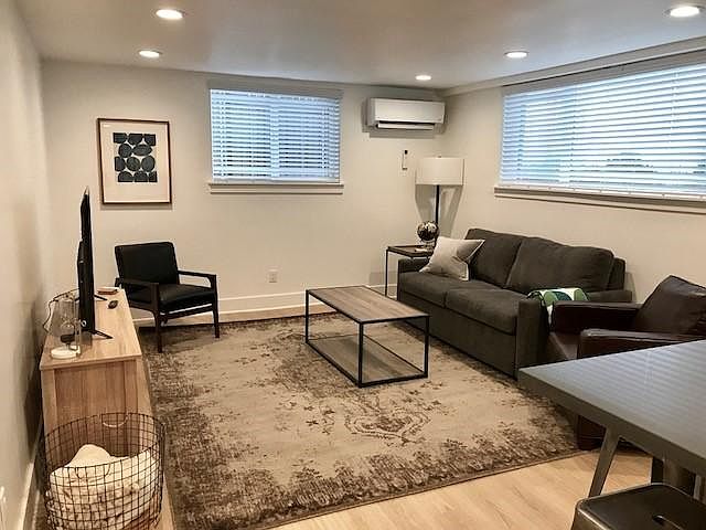 1st image of 605 S Grand St APT 1