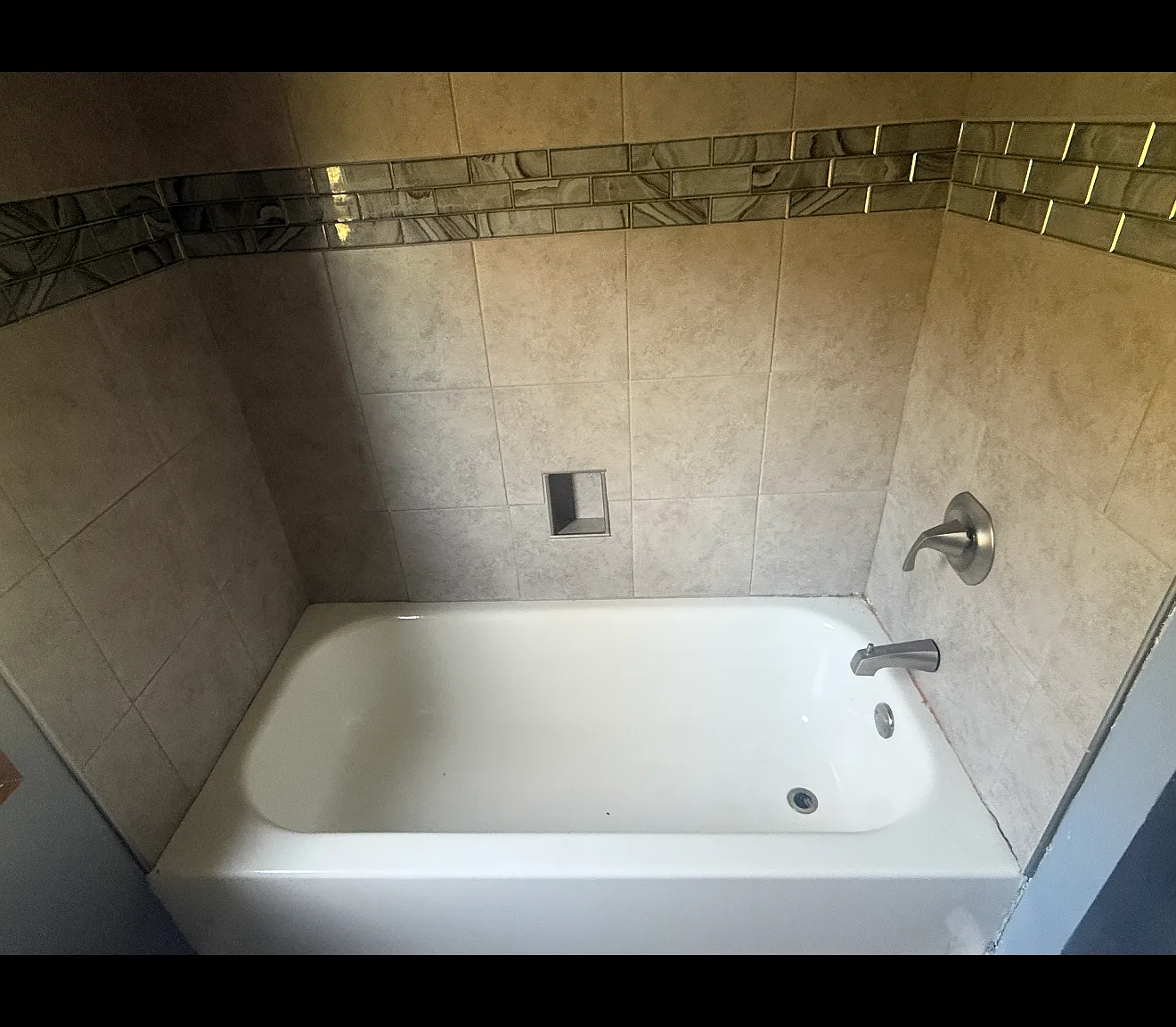 3 bed, 1.5 bath, 2000 sqft, $1,500 — Photo 2