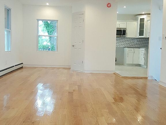 2nd image of 11839 199th St