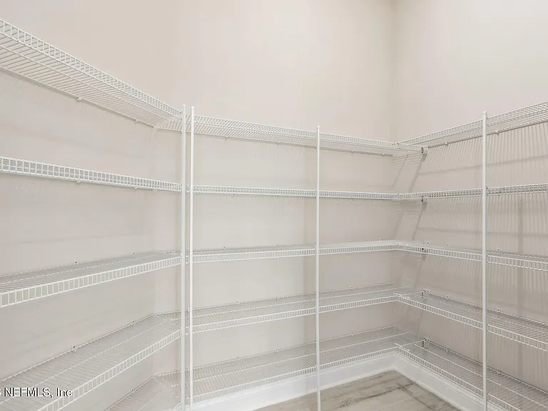 571 Marquesa Cir — Photo 15