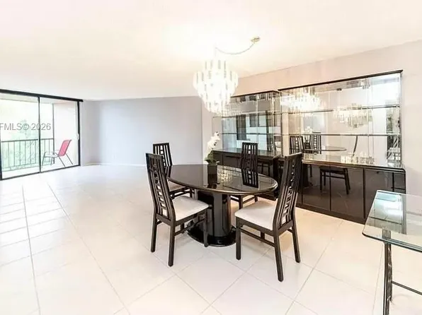 3800 N Hills Dr APT 406, Hollywood, FL 33021