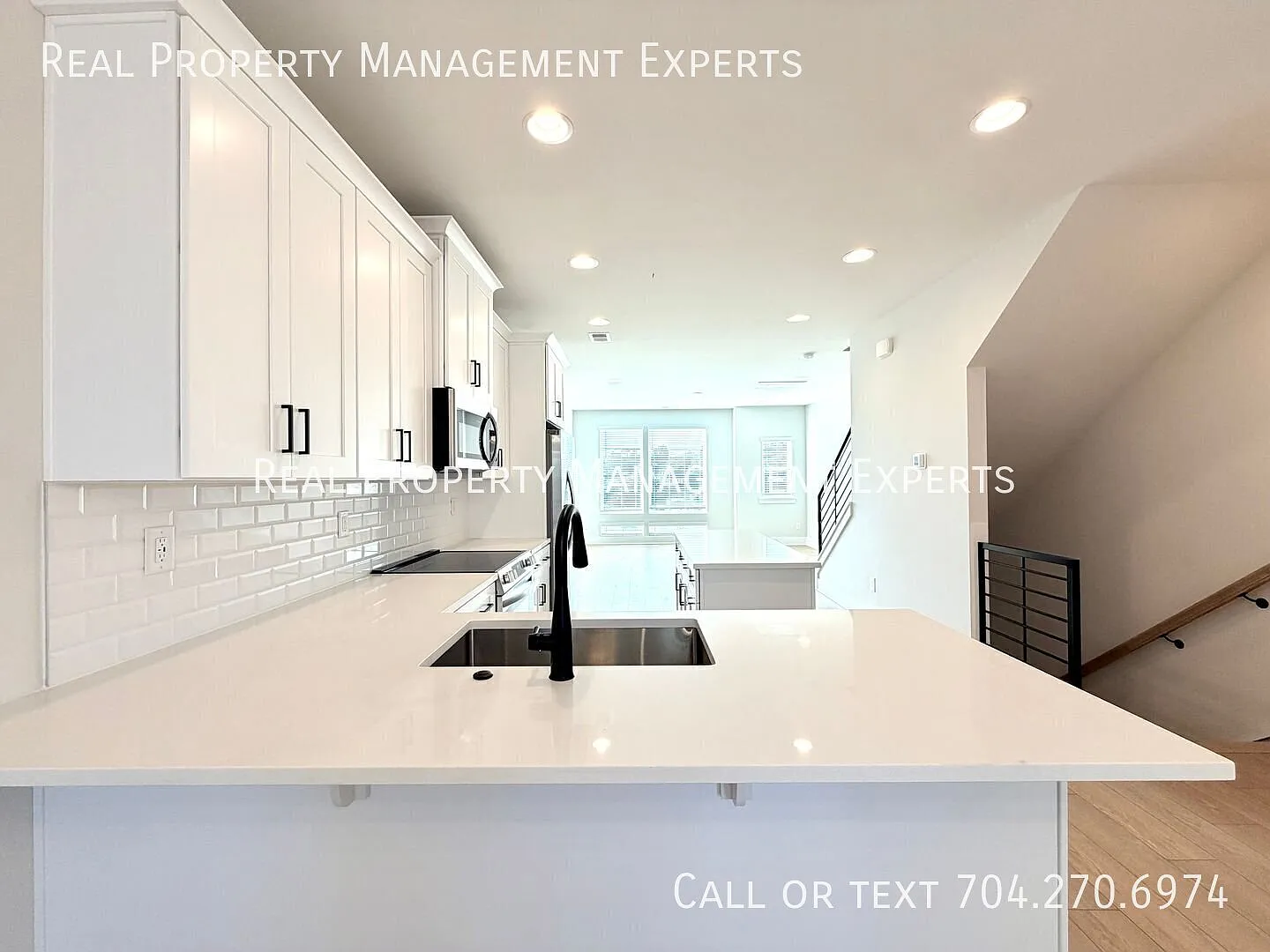 Beautiful 3BR/3.5BA Townhouse in Charlotte! — Photo 2