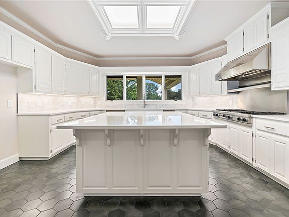 3rd image of 15901 N Mount Olive Rd