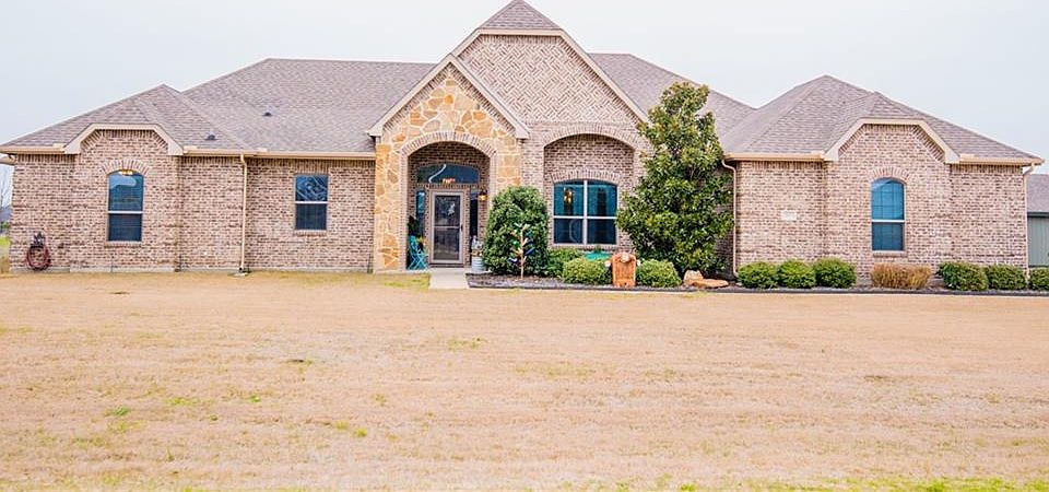 1st image of 107 Loycie Cir