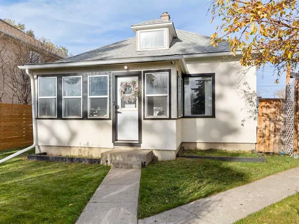 1030 S Nanton Ave, Crossfield, AB T0M 0S0