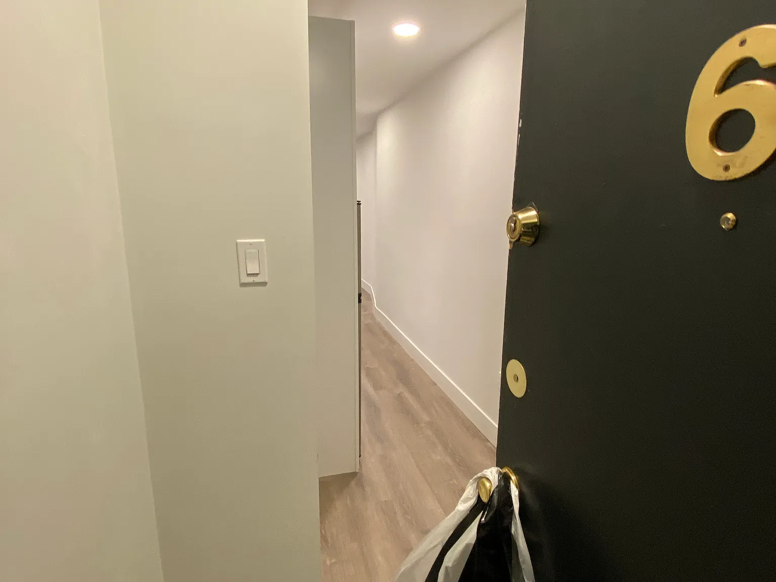 2 bed, 9999 sqft, $3,800 — Photo 4