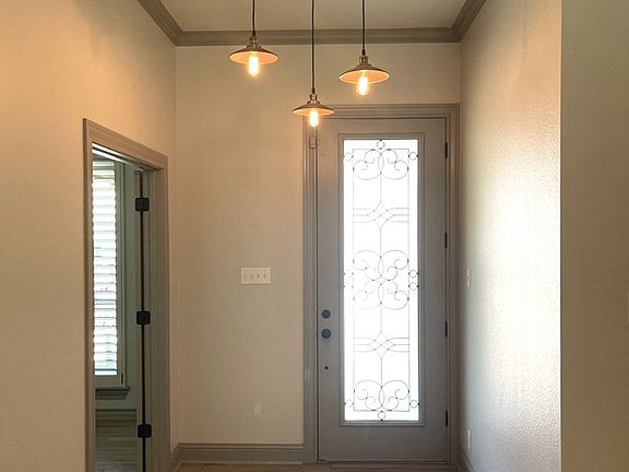 5th image of 5809 Sabine Dr