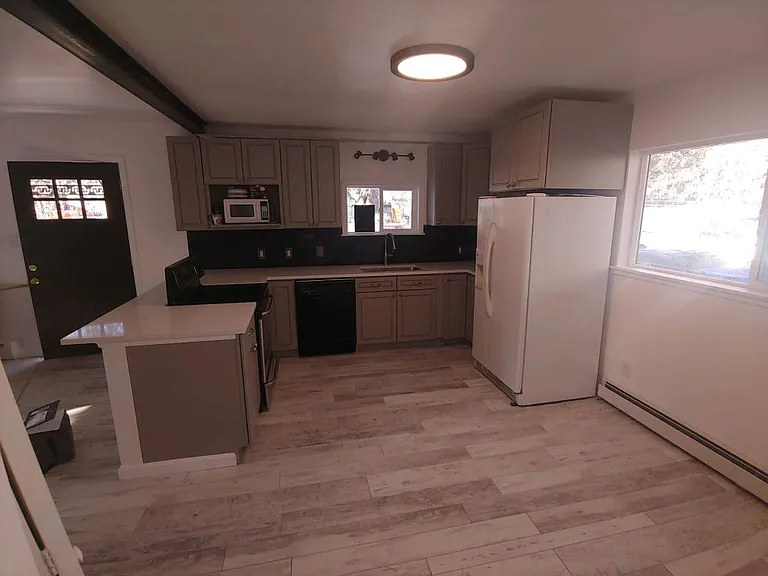 204 E Emma St — Photo 7