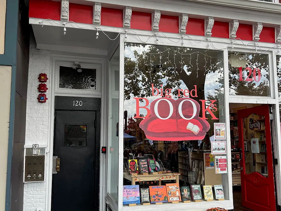 120 Main St #3