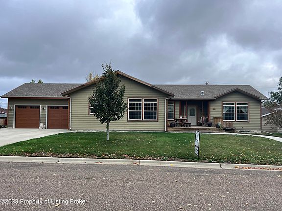 4th image of 124 2nd Ave NW