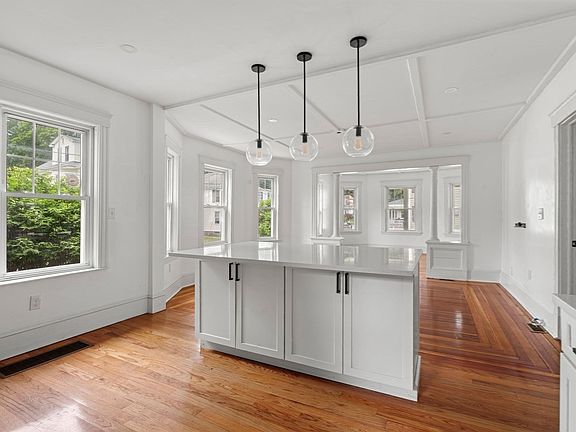 5th image of 174 Warwick St