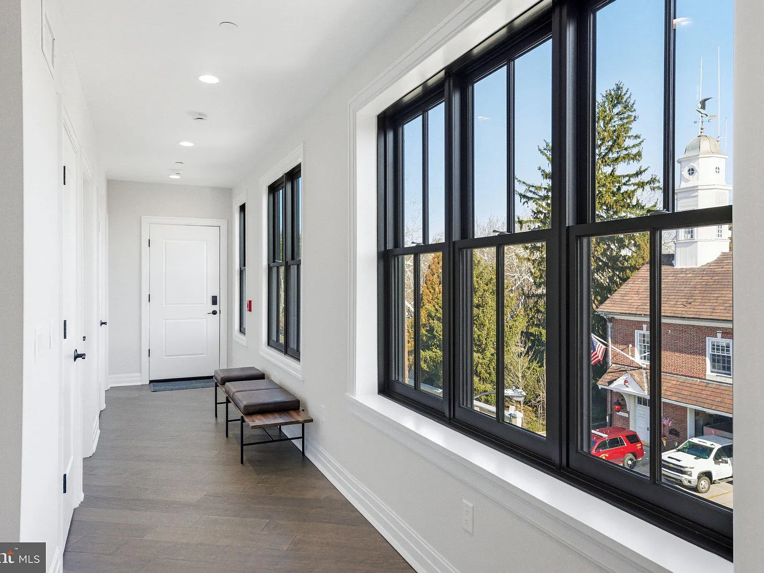 2 bed, 2.5 bath, 1873 sqft, $6,000 — Photo 4