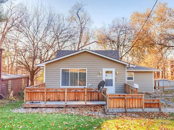 1210 65th St, Windsor Heights, IA 50324