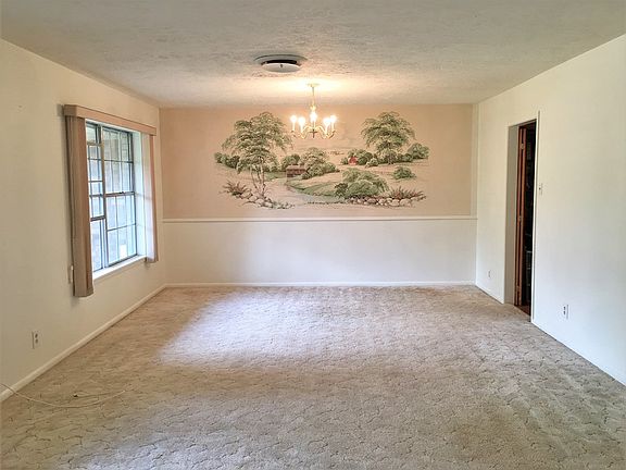 2nd image of 311 Manor Dr