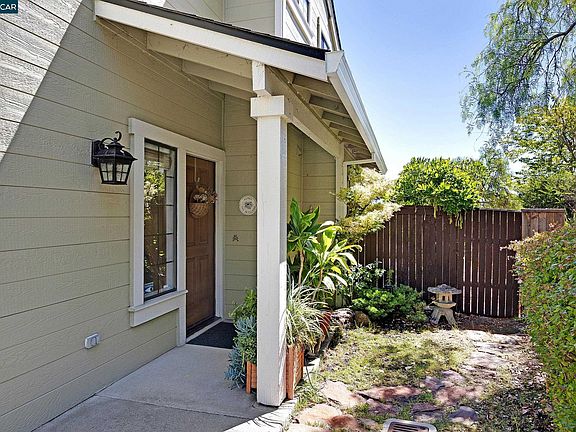 4th image of 1315 Blue Oak Ct