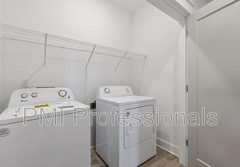 219 S Bilbro Ave — Photo 33