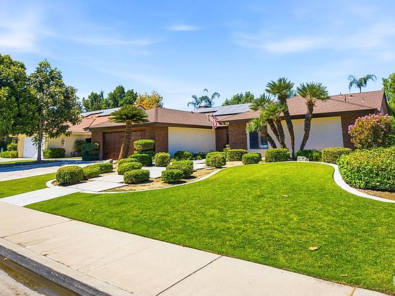 3rd image of 9800 Mesa Oak Dr