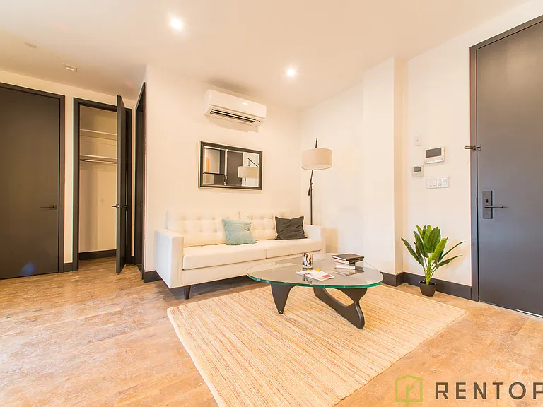 832 Lexington Ave #5E — Photo 5