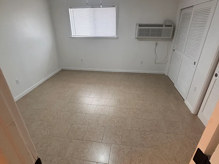 510 Monticello Ave #19 — Photo 6