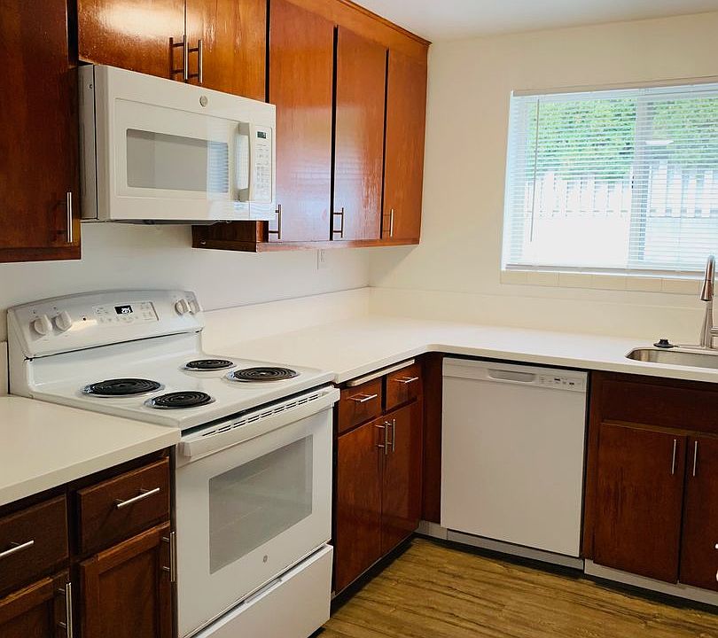 1st image of 520 & 524 NE 112th St #520-02