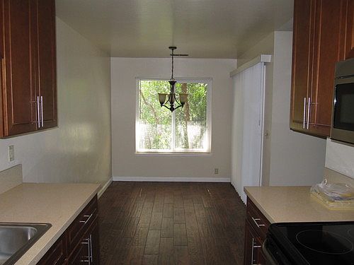 3rd image of 125 Ascot Ct APT 5