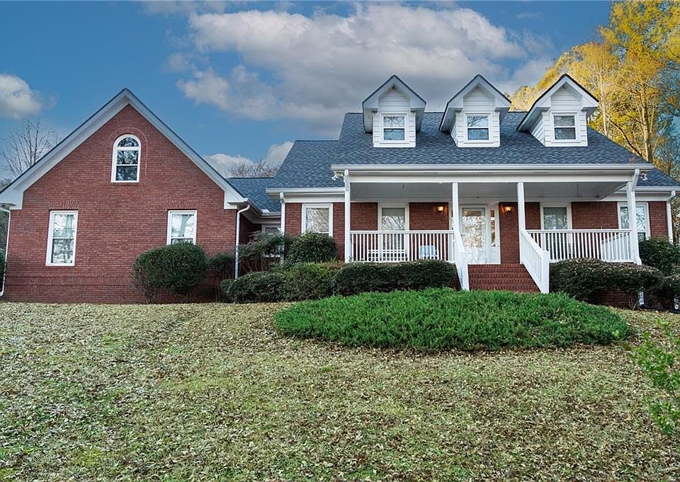 1st image of 2660 Sandy Creek Cir