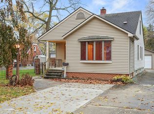 21720 E Ten Mile Rd, Saint Clair Shores, MI 48080