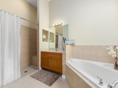 407 NW Stratford Lane, Port Saint Lucie, FL, 34983