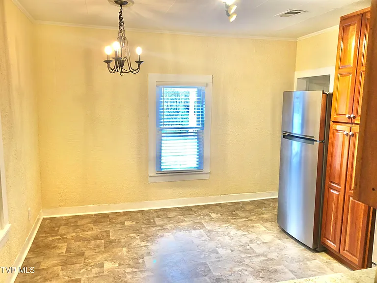 1009 Liberty Cir — Photo 8