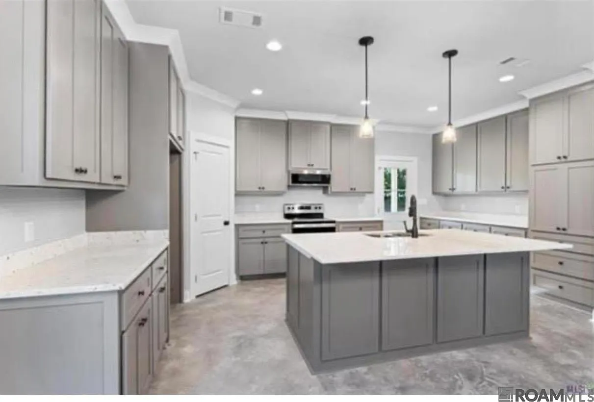 4 bed, 1850 sqft, $2,000 — Photo 4