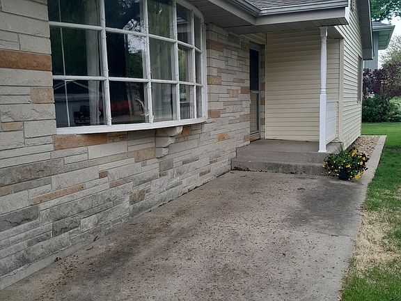 2nd image of 1503 Lakewood Dr