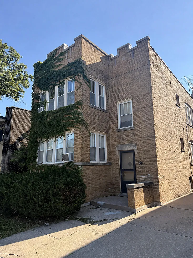3 bed, $2,600 — Photo 1