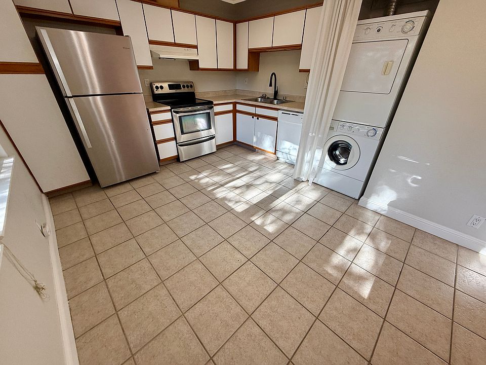 Kitchen/Dinning Area