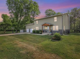 8909 N 2300 East Rd, Fairbury, IL 61739