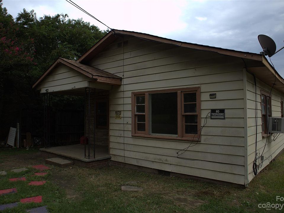 1st image of 2134 Farlow St