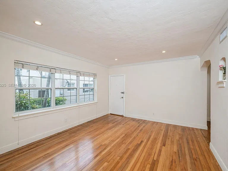 237 Madeira Ave #1 — Photo 7
