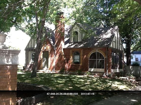 3rd image of 444 E 75th St